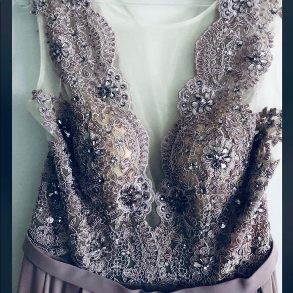 Long beautiful bridesmaid dress - Picture 1 of 4